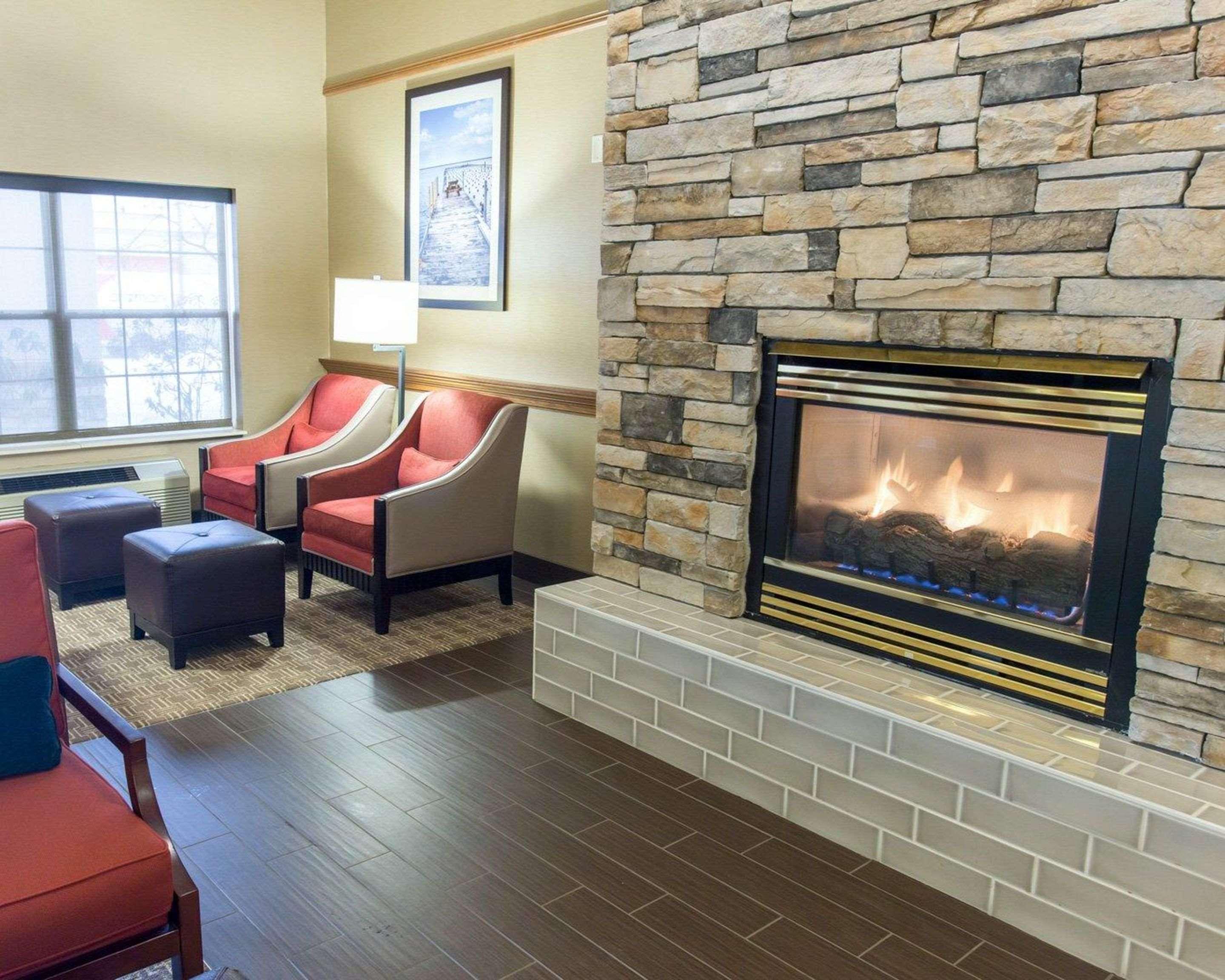 Comfort Suites Marquette Exterior foto